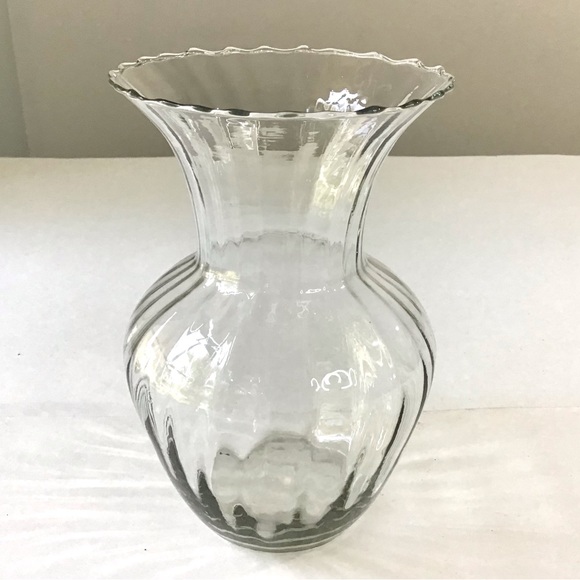 Vintage Clear Glass Vase Ribbed Interior with Rippled Scalloped Ruffle Top 6.5”H - Picture 2 of 7